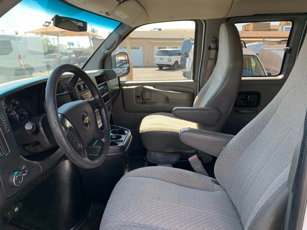 2015 Chevrolet Express Passenger RWD 3500 155" LT w/1LT 6.0L V8 12-Passenger - 23052763 - 22