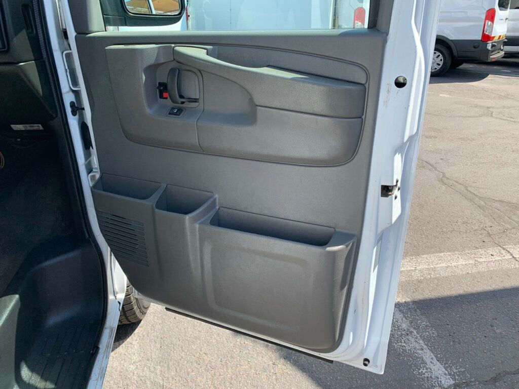 2015 Chevrolet Express Passenger RWD 3500 155" LT w/1LT 6.0L V8 12-Passenger - 23052763 - 23
