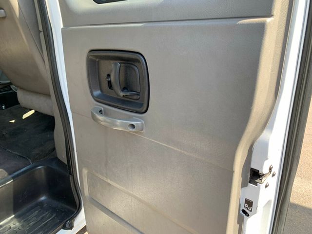 2015 Chevrolet Express Passenger RWD 3500 155" LT w/1LT 6.0L V8 12-Passenger - 23052763 - 28