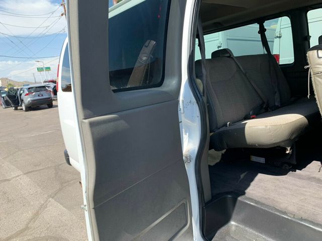 2015 Chevrolet Express Passenger RWD 3500 155" LT w/1LT 6.0L V8 12-Passenger - 23052763 - 29