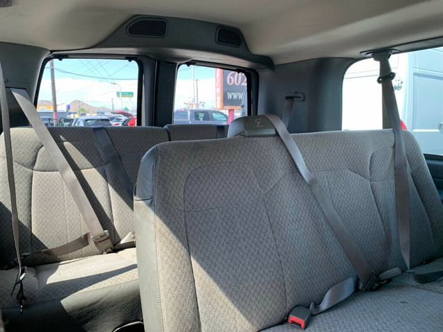 2015 Chevrolet Express Passenger RWD 3500 155" LT w/1LT 6.0L V8 12-Passenger - 23052763 - 5