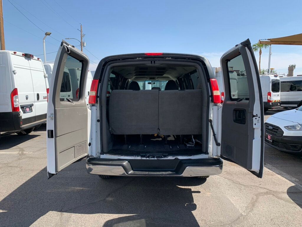 2015 Chevrolet Express Passenger RWD 3500 155" LT w/1LT 6.0L V8 12-Passenger - 23052763 - 7
