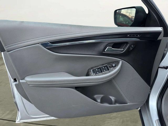 2015 Chevrolet Impala 4dr Sedan LTZ w/2LZ - 22985768 - 12