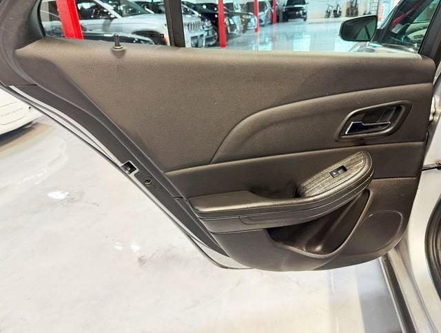 2015 Chevrolet Malibu 4dr Sedan LTZ w/1LZ - 22883469 - 28