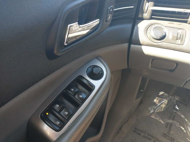 2015 Chevrolet Malibu LS - 22948986 - 16