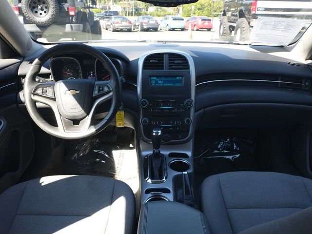 2015 Chevrolet Malibu LS - 22948986 - 8