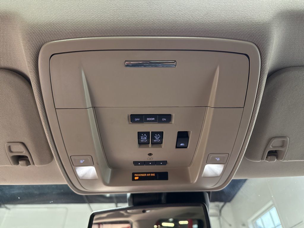 2015 Chevrolet Silverado 1500 4WD Crew Cab 143.5" High Country - 22992068 - 21