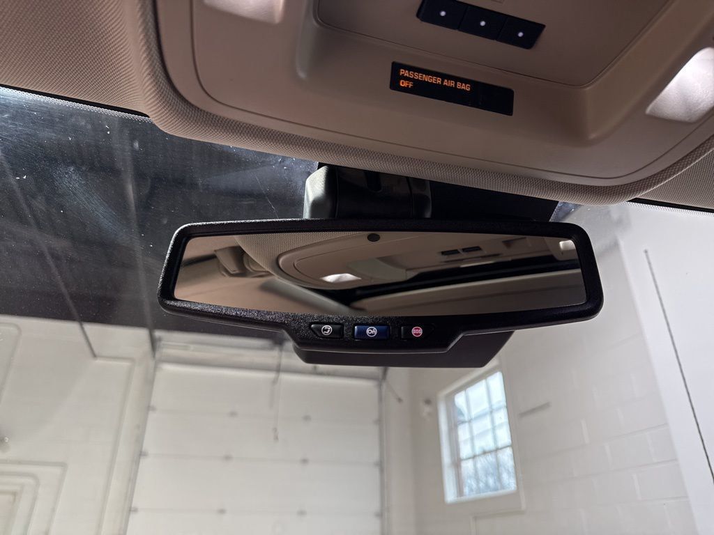 2015 Chevrolet Silverado 1500 4WD Crew Cab 143.5" High Country - 22992068 - 22