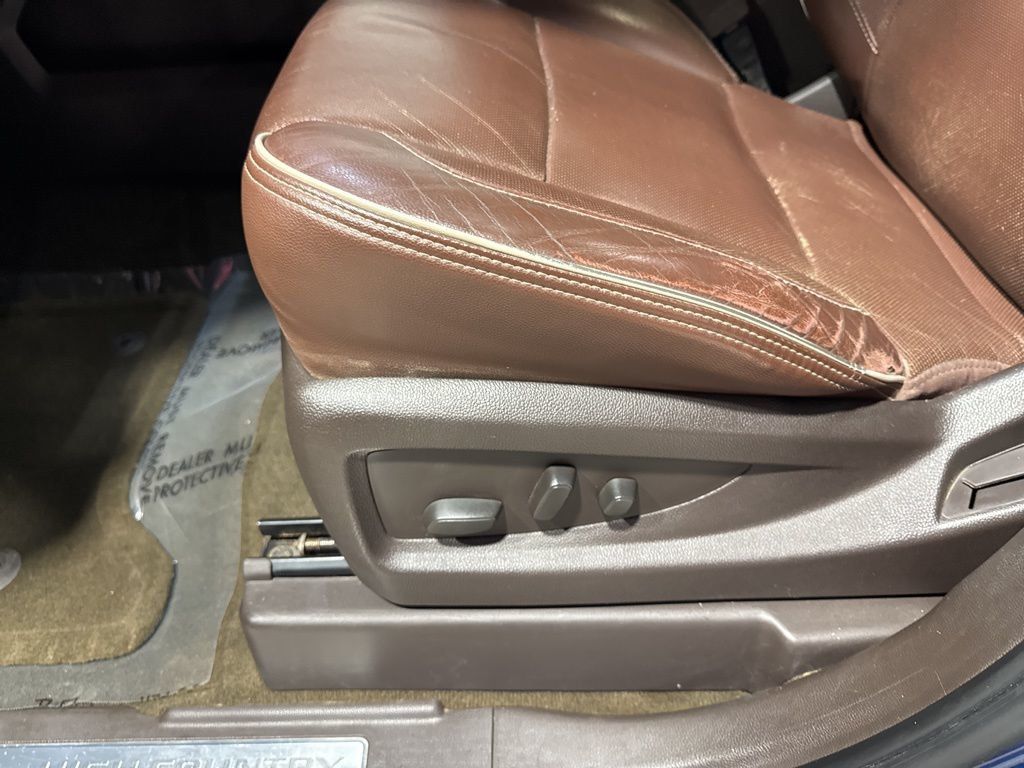 2015 Chevrolet Silverado 1500 4WD Crew Cab 143.5" High Country - 22992068 - 25