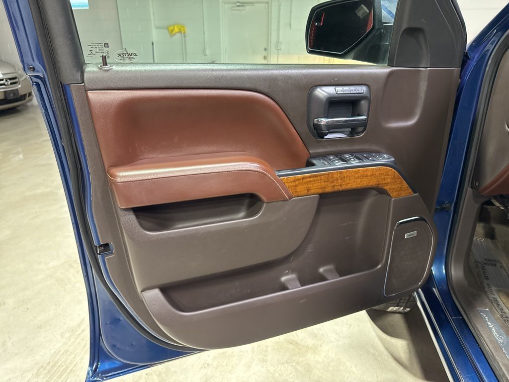 2015 Chevrolet Silverado 1500 4WD Crew Cab 143.5" High Country - 22992068 - 29