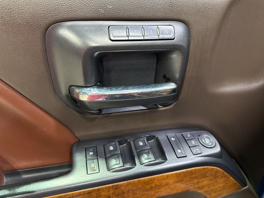 2015 Chevrolet Silverado 1500 4WD Crew Cab 143.5" High Country - 22992068 - 30