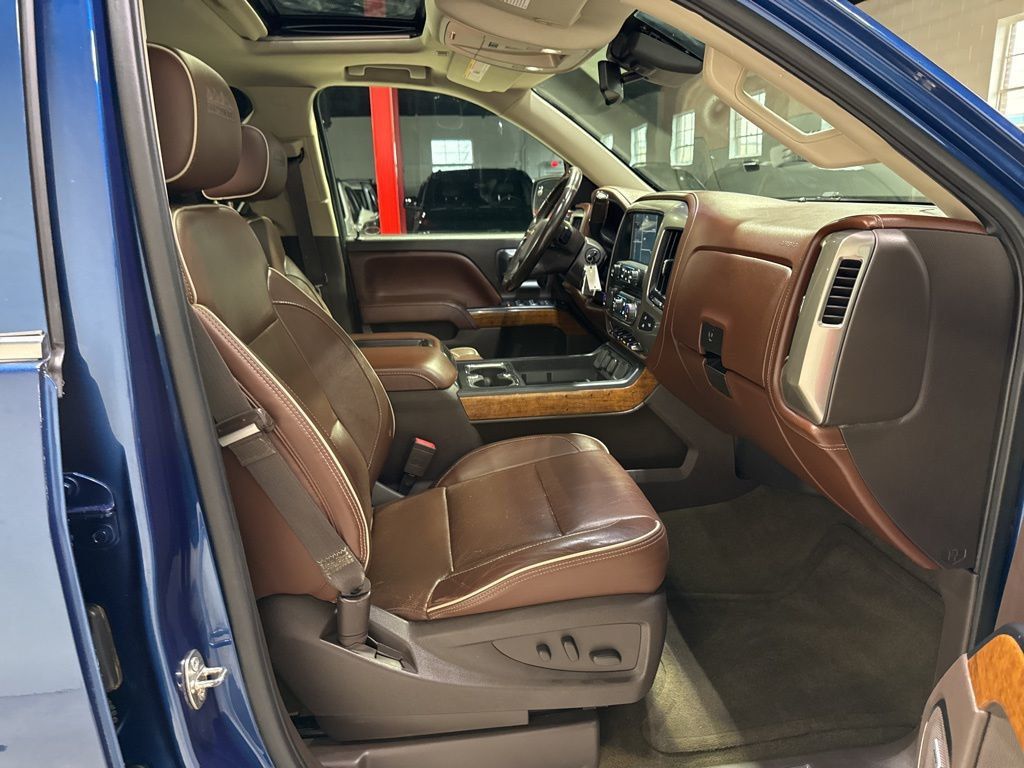 2015 Chevrolet Silverado 1500 4WD Crew Cab 143.5" High Country - 22992068 - 47