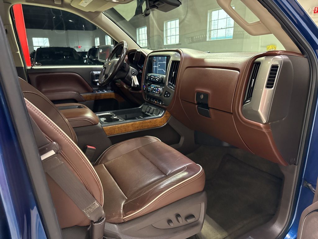 2015 Chevrolet Silverado 1500 4WD Crew Cab 143.5" High Country - 22992068 - 48
