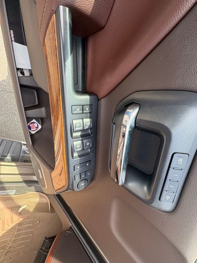 2015 Chevrolet Silverado 1500 4WD Crew Cab 143.5" High Country - 23046208 - 15
