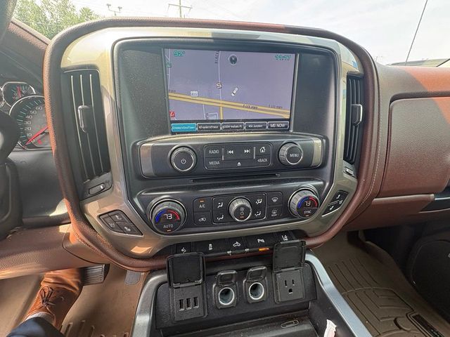 2015 Chevrolet Silverado 1500 4WD Crew Cab 143.5" High Country - 23046208 - 21