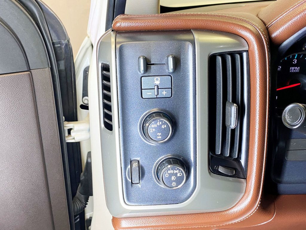 2015 Chevrolet Silverado 1500 4WD Crew Cab 153.0" High Country - 22915829 - 28