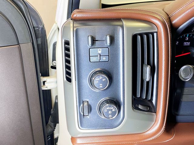 2015 Chevrolet Silverado 1500 4WD Crew Cab 153.0" High Country - 22915829 - 28