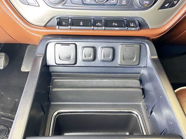 2015 Chevrolet Silverado 1500 4WD Crew Cab 153.0" High Country - 22915829 - 40