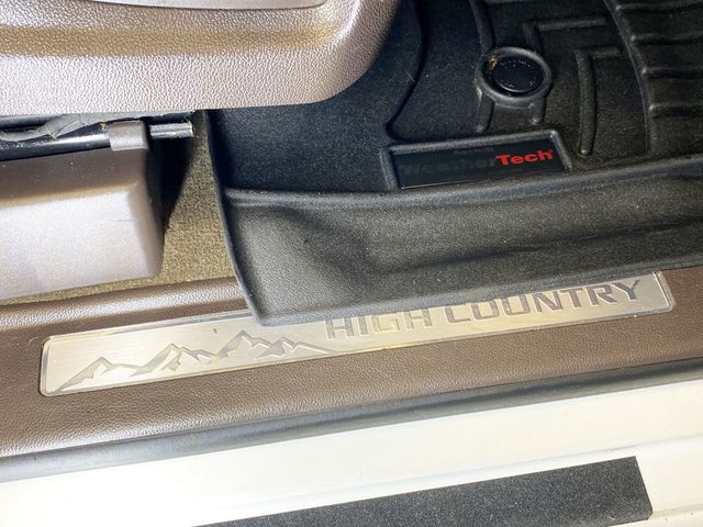 2015 Chevrolet Silverado 1500 4WD Crew Cab 153.0" High Country - 22915829 - 50