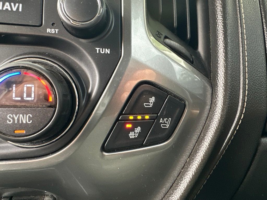 2015 Chevrolet Silverado 1500 LTZ - 23084627 - 28
