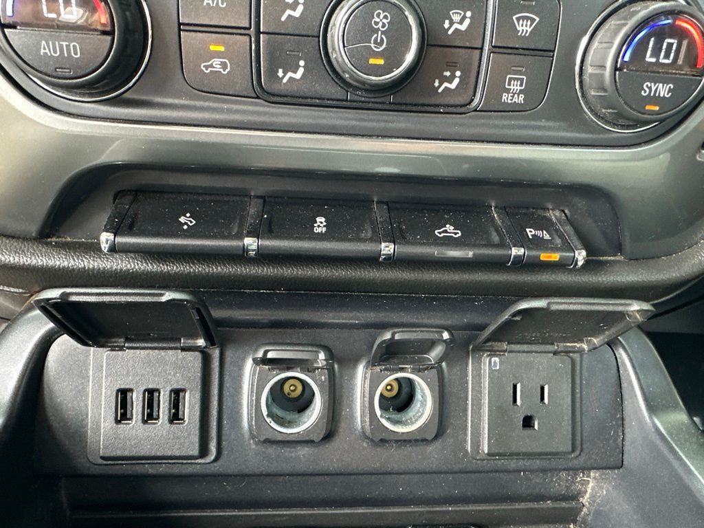 2015 Chevrolet Silverado 1500 LTZ - 23084627 - 29