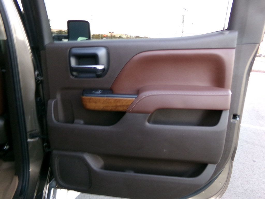 2015 Chevrolet Silverado 2500HD 4WD Crew Cab 153.7" High Country - 22938584 - 13