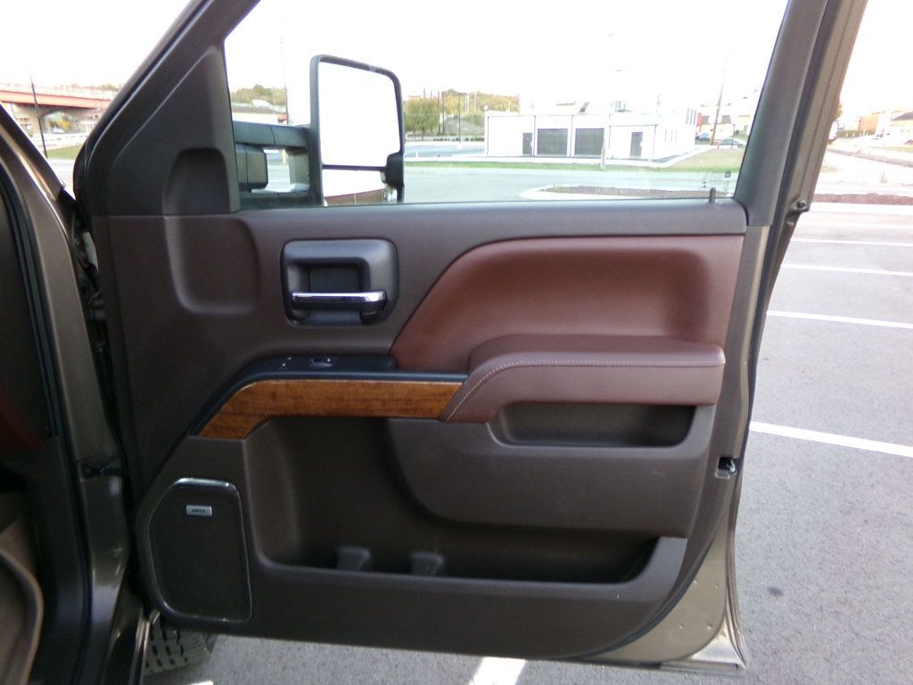 2015 Chevrolet Silverado 2500HD 4WD Crew Cab 153.7" High Country - 22938584 - 16