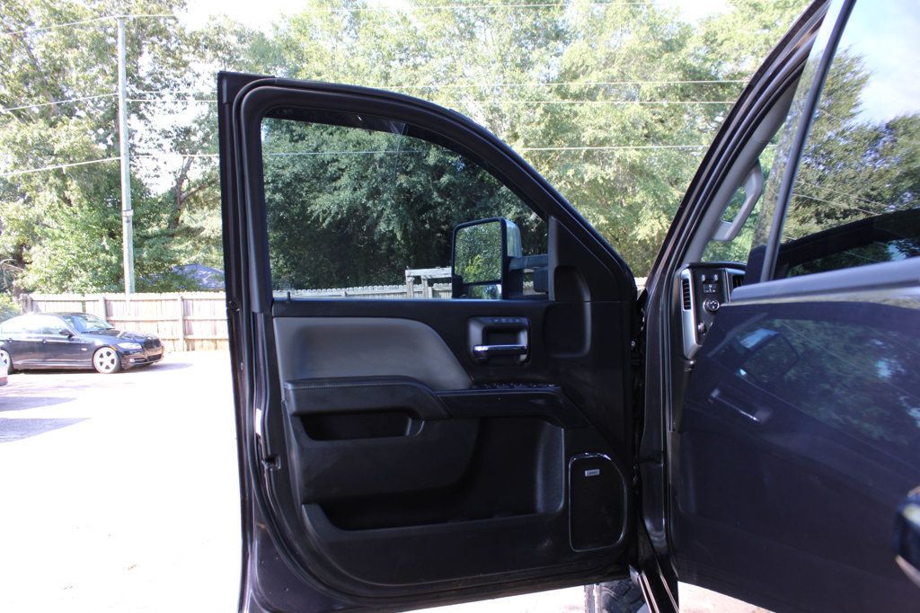 2015 Chevrolet Silverado 2500HD LTZ photo 16