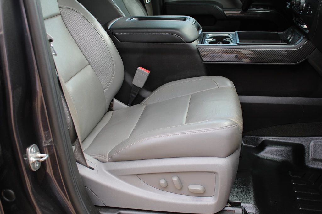 2015 Chevrolet Silverado 2500HD LTZ photo 25