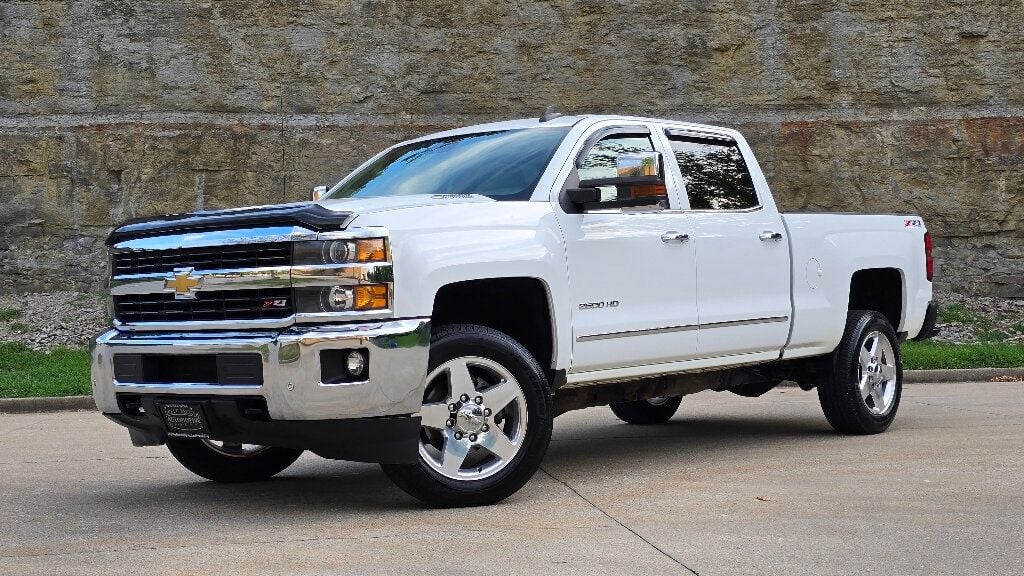 2015 Chevrolet Silverado 2500HD 4WD Crew Cab 153.7" LTZ - 22549145 - 0