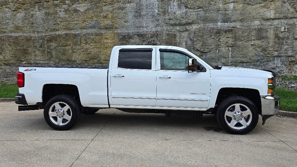 2015 Chevrolet Silverado 2500HD 4WD Crew Cab 153.7" LTZ - 22549145 - 7