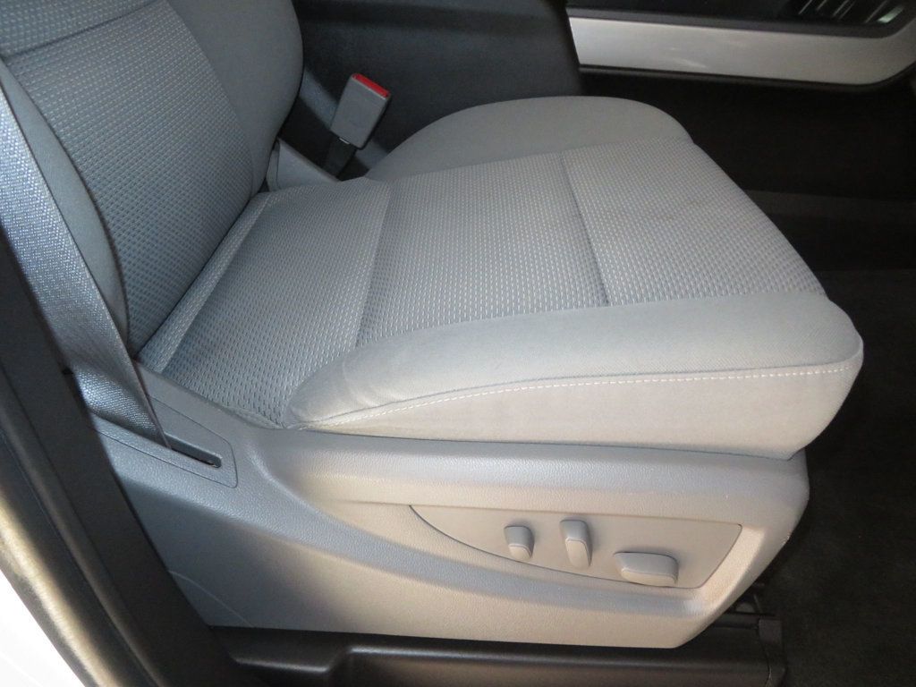 2015 Chevrolet Silverado 2500HD 4X4 DURAMAX DIESEL CREWCAB EXTRA CLEAN 38 SERVICE RECORDS DIESEL - 22988208 - 35