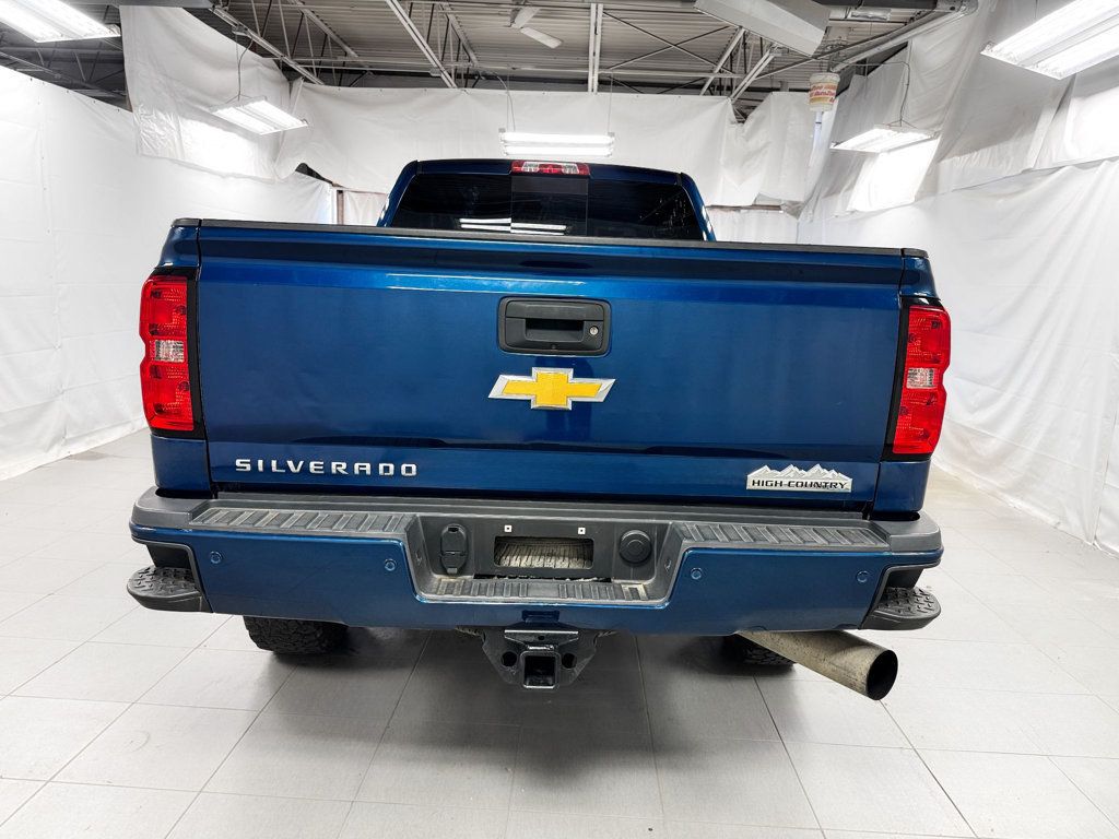 2015 Chevrolet Silverado 2500HD CREW CAB HIGH COUNTRY 4WD 6.6 DURAMAX DIESEL - 23091498 - 3
