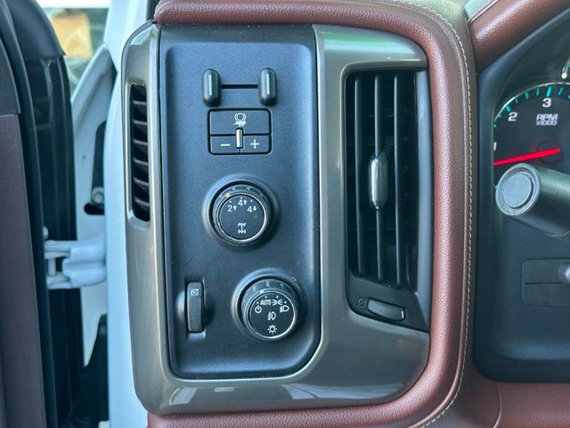 2015 Chevrolet Silverado 2500HD High Country 4x4 4dr Crew Cab SB - 22964807 - 28