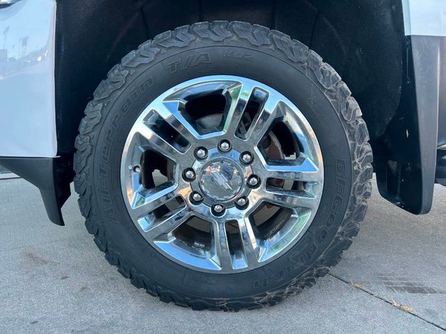 2015 Chevrolet Silverado 2500HD High Country 4x4 4dr Crew Cab SB - 22964807 - 42