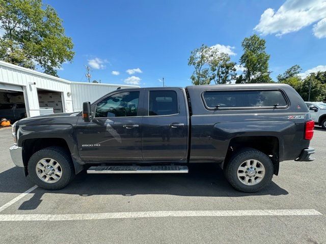 2015 Chevrolet Silverado 2500HD LT - 22593438 - 3