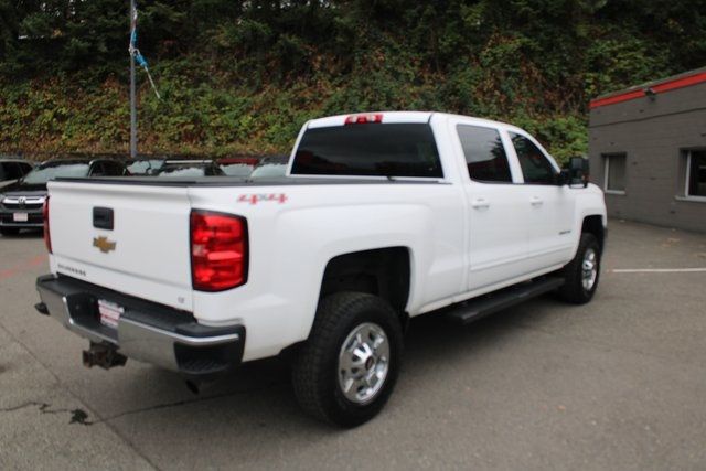 2015 Chevrolet Silverado 2500HD LT photo 2