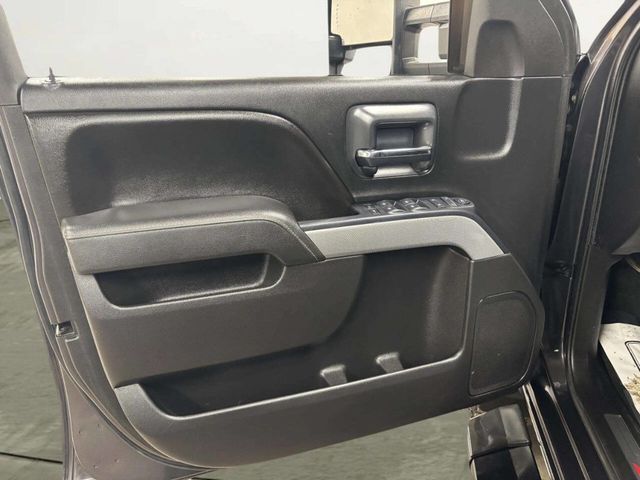 2015 Chevrolet Silverado 2500HD LT 4x4 4dr Crew Cab LB - 22973761 - 13