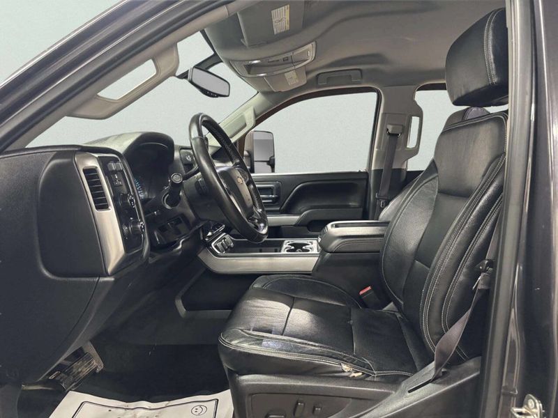 2015 Chevrolet Silverado 2500HD LT 4x4 4dr Crew Cab LB - 22973761 - 15