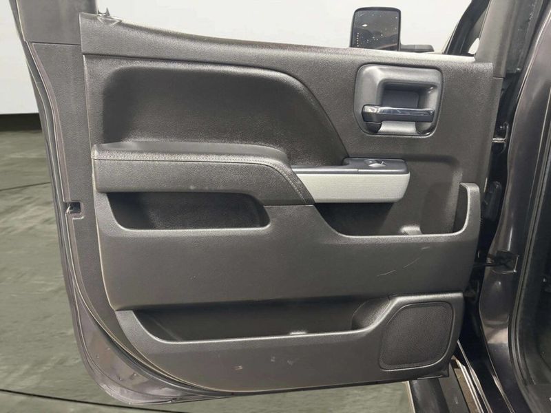 2015 Chevrolet Silverado 2500HD LT 4x4 4dr Crew Cab LB - 22973761 - 16