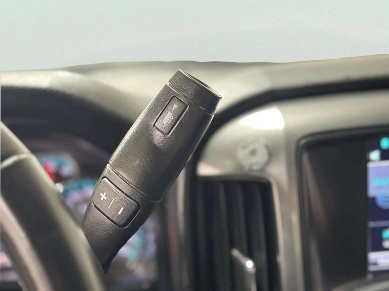 2015 Chevrolet Silverado 2500HD LT 4x4 4dr Crew Cab LB - 22973761 - 35