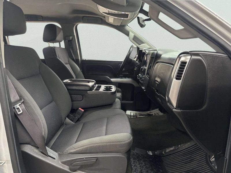 2015 Chevrolet Silverado 2500HD LT 4x4 4dr Crew Cab SB - 22974784 - 19