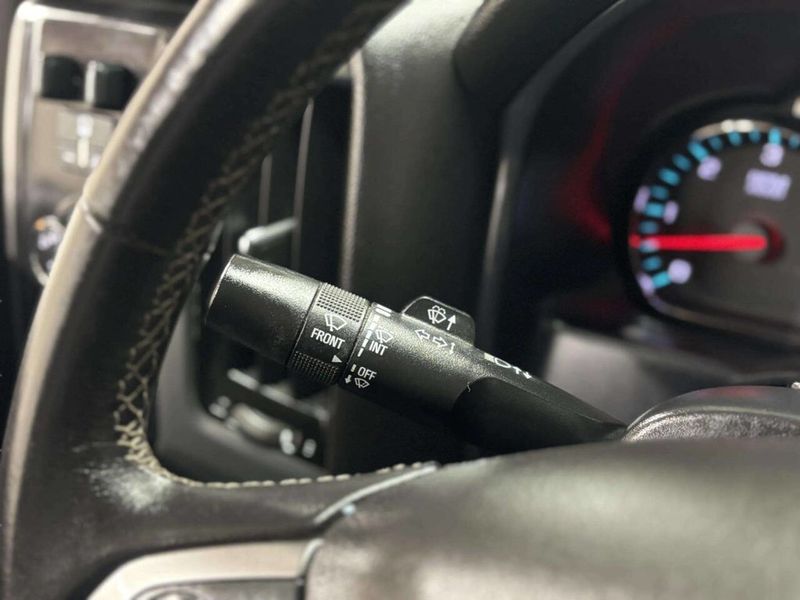 2015 Chevrolet Silverado 2500HD LT 4x4 4dr Crew Cab SB - 22974784 - 28