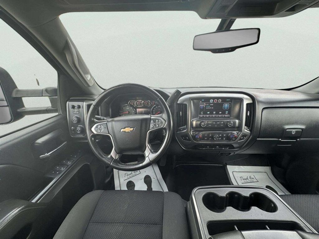 2015 Chevrolet Silverado 2500HD LT 4x4 4dr Crew Cab SB - 23012865 - 17