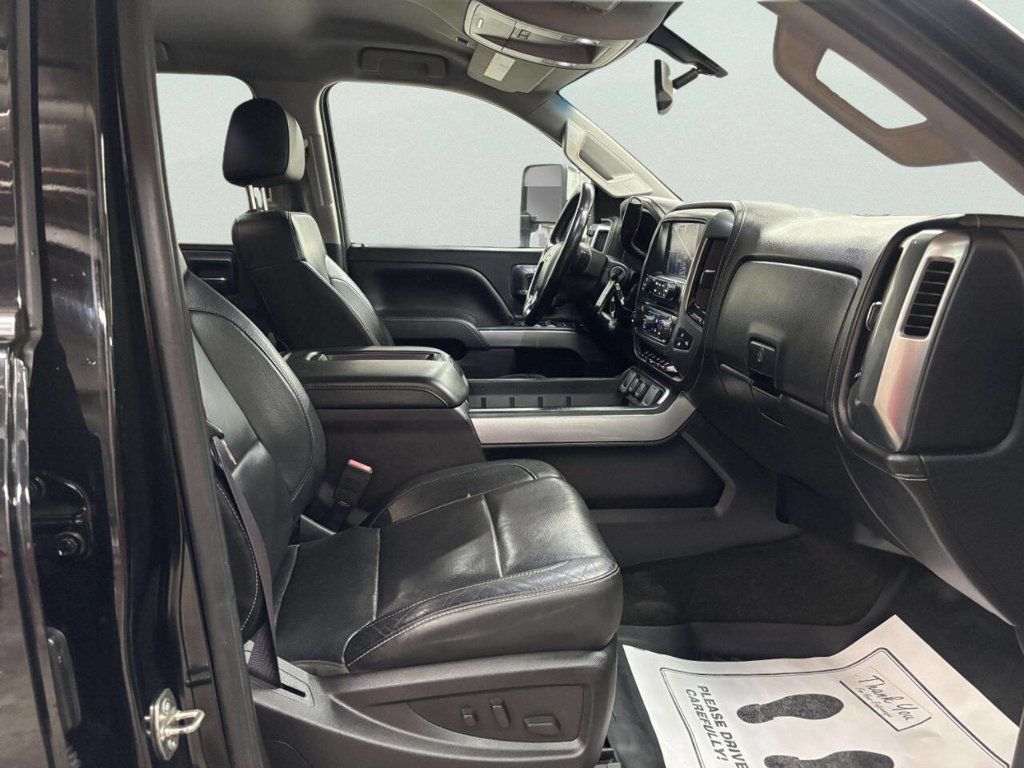 2015 Chevrolet Silverado 2500HD LTZ 4x4 4dr Crew Cab LB - 23029189 - 17