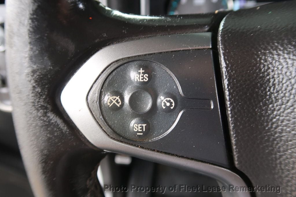 2015 Chevrolet Silverado 2500HD Silverado 2500 4WD Crew Cab SWB - 22961542 - 31