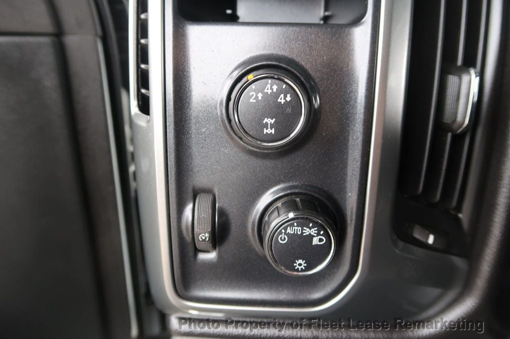 2015 Chevrolet Silverado 2500HD Silverado 2500 4WD Crew Cab SWB - 22961542 - 33