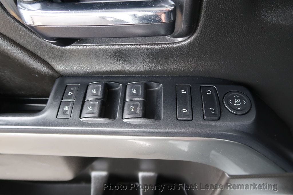 2015 Chevrolet Silverado 2500HD Silverado 2500 4WD Crew Cab SWB - 22961542 - 34