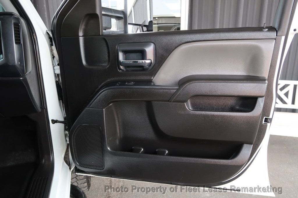 2015 Chevrolet Silverado 2500HD Silverado 2500 4WD Crew Cab Utility Body - 22955265 - 26