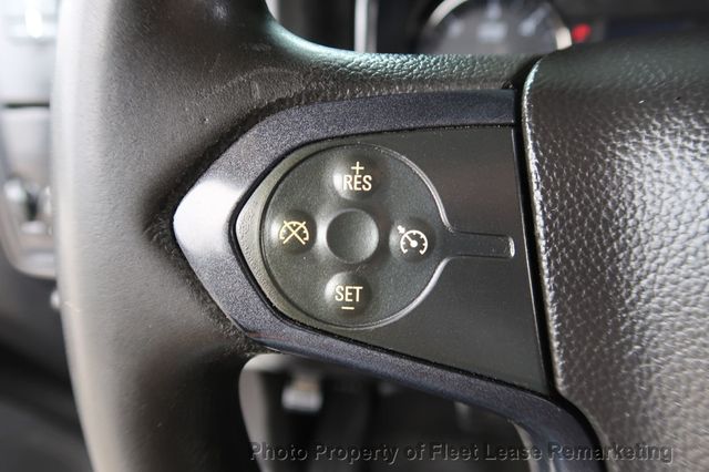 2015 Chevrolet Silverado 2500HD Silverado 2500 4WD Crew Cab Utility Body - 22955265 - 33